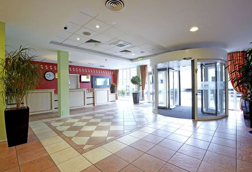 Отель Campanile Leicester