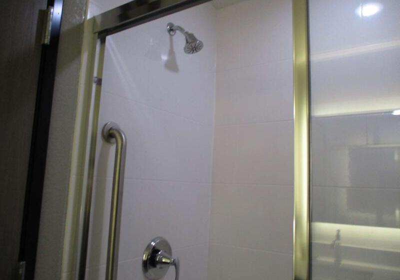 Отель Campanile Leicester