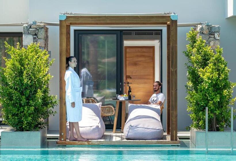 هتل Caravia Beach