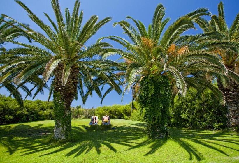 هتل Caravia Beach