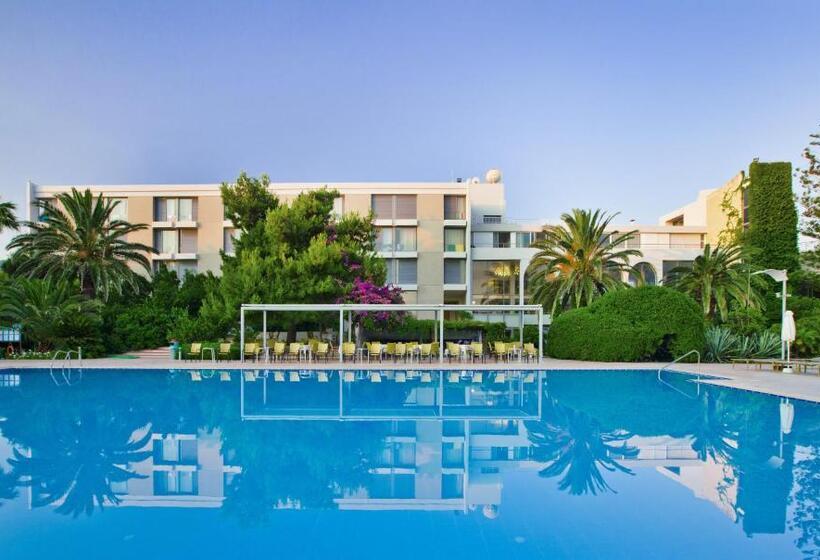 هتل Caravia Beach