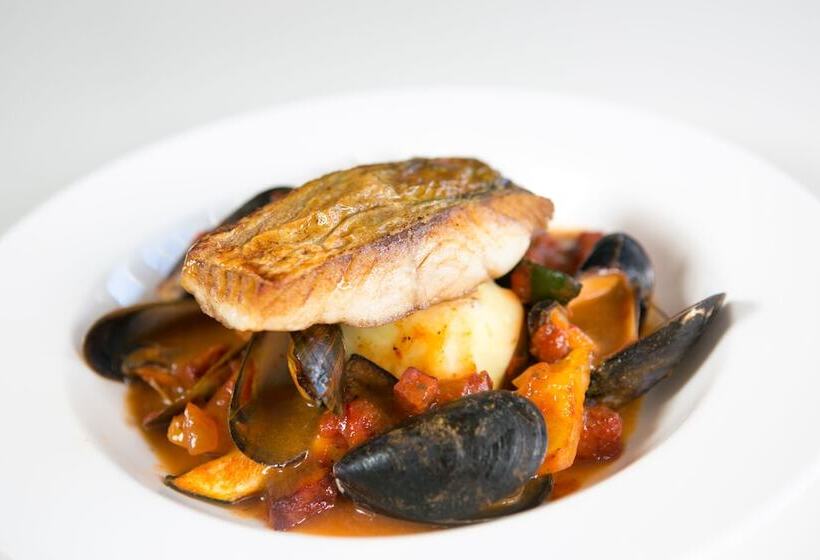 Отель The Clubhouse B&b