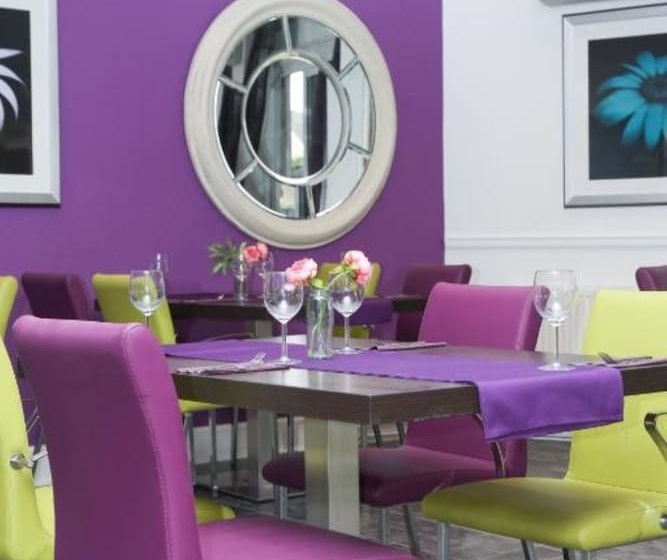 Отель The Clubhouse B&b