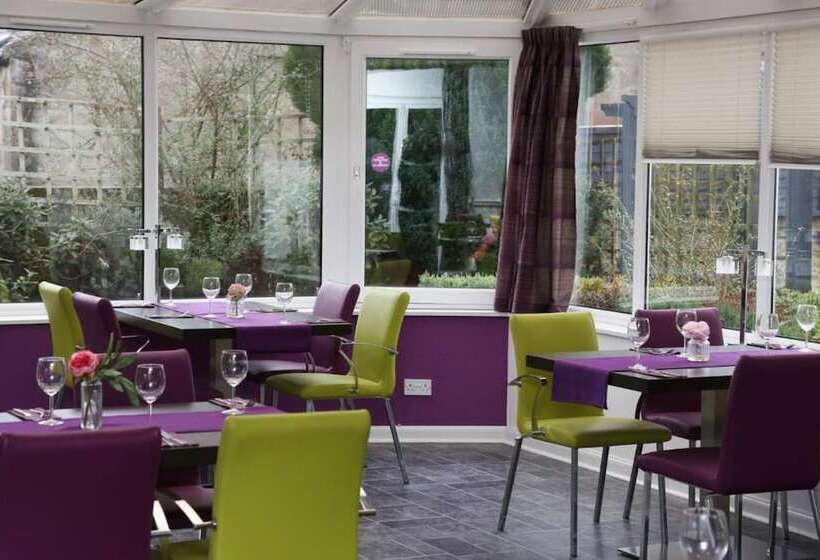 Отель The Clubhouse B&b