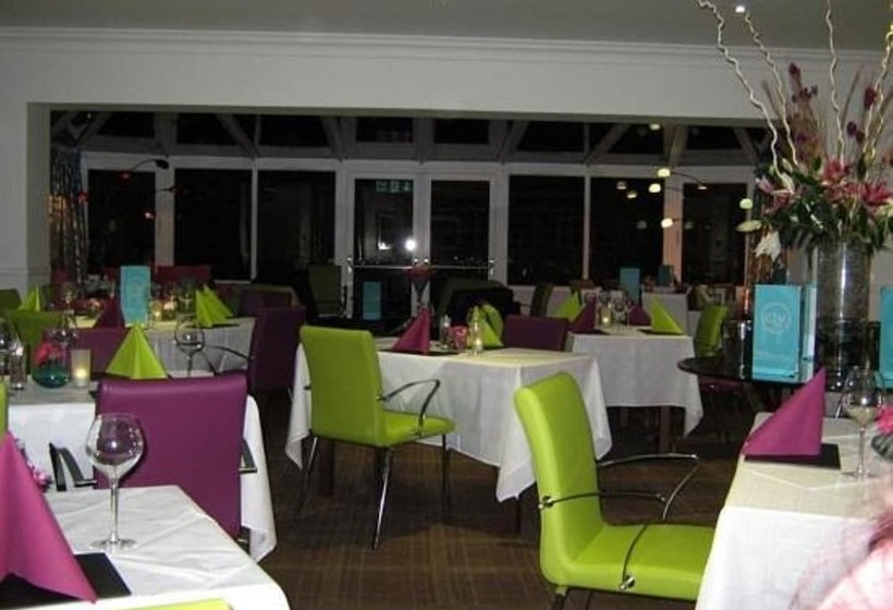 Отель The Clubhouse B&b