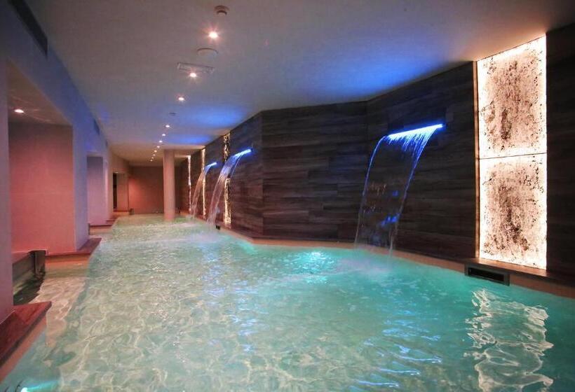 בית מלון כפרי Columbia Wellness & Spa