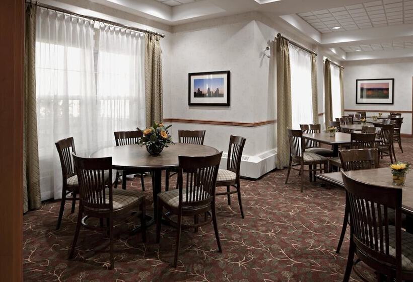 בית מלון כפרי Country Inn & Suites By Radisson, Calgary Northeast