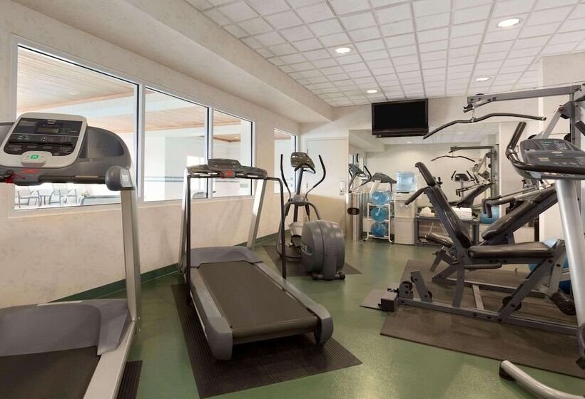 בית מלון כפרי Country Inn & Suites By Radisson, Calgary Northeast