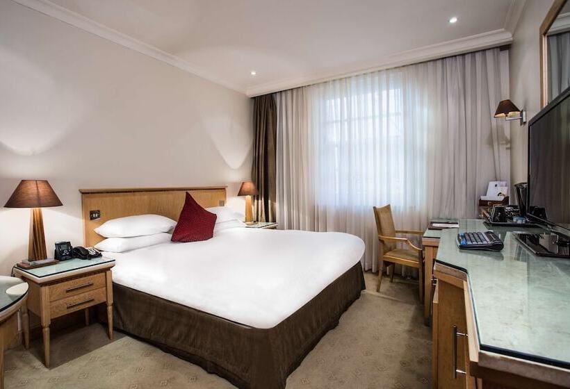 Courthouse Hotel London