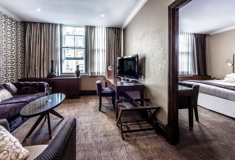 Courthouse Hotel London