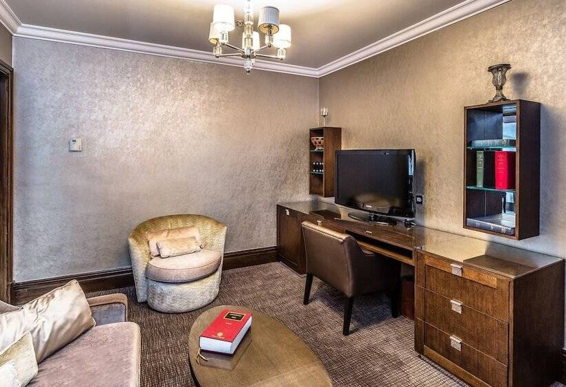 Courthouse Hotel London