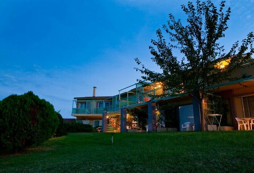 Отель Daphne Holiday Club