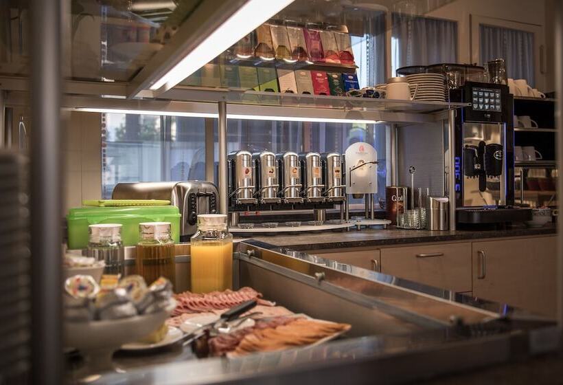 בית מלון כפרי Derby Interlaken   Action & Relax Hub