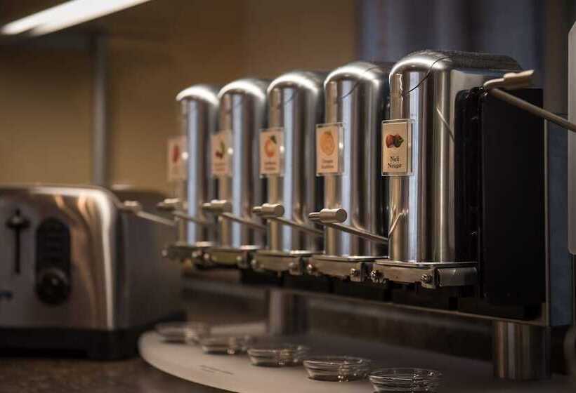 בית מלון כפרי Derby Interlaken   Action & Relax Hub