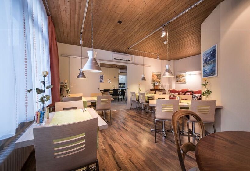 בית מלון כפרי Derby Interlaken   Action & Relax Hub