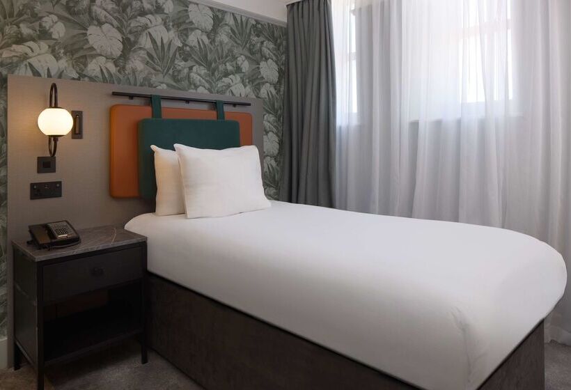 בית מלון כפרי Doubletree By Hilton Brighton Metropole