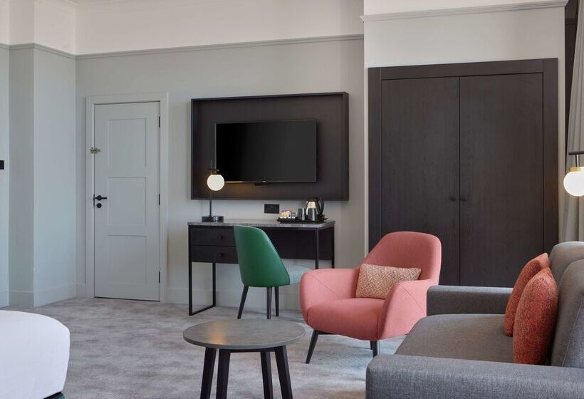 בית מלון כפרי Doubletree By Hilton Brighton Metropole