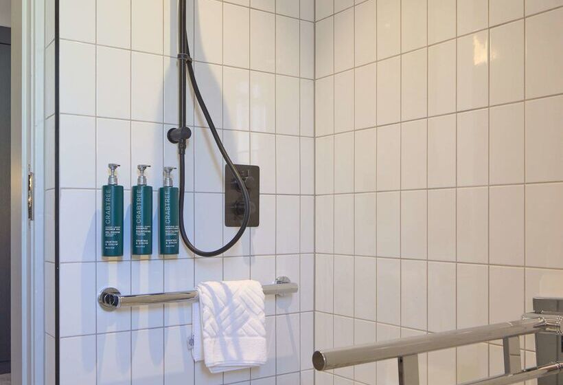 בית מלון כפרי Doubletree By Hilton Brighton Metropole