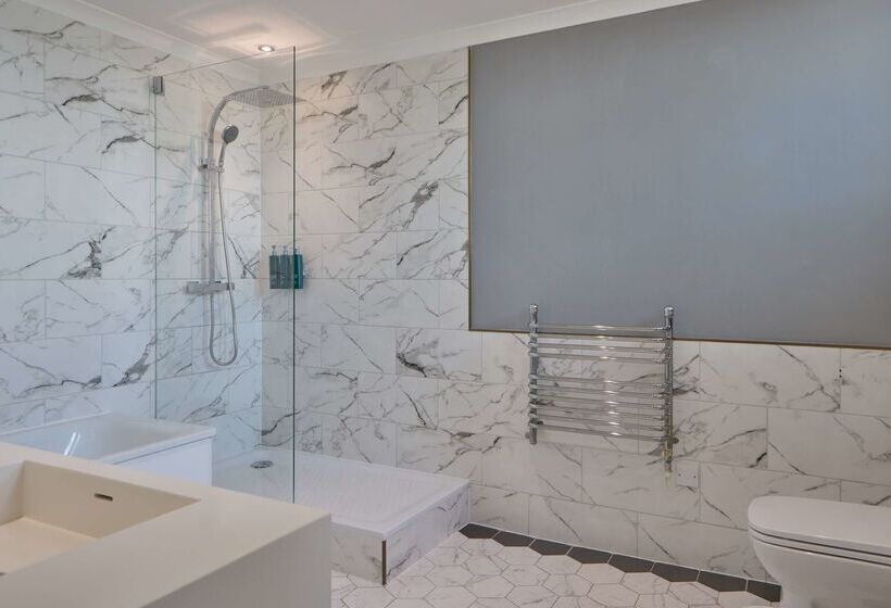 בית מלון כפרי Doubletree By Hilton Brighton Metropole