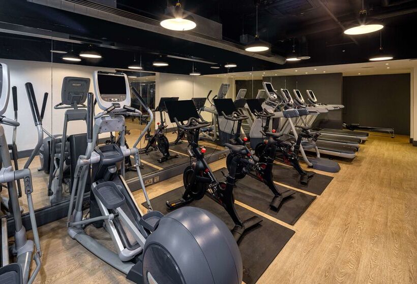 בית מלון כפרי Doubletree By Hilton Brighton Metropole