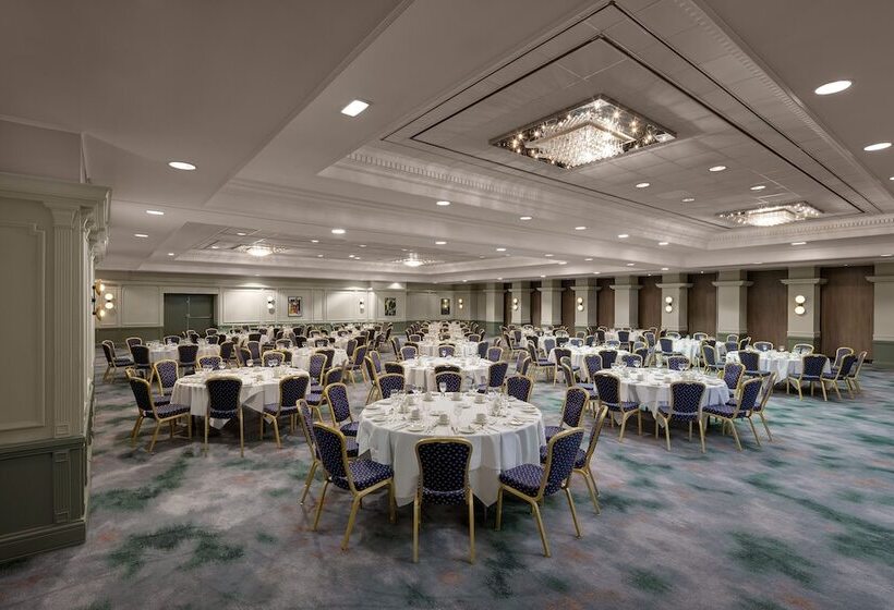 בית מלון כפרי Doubletree By Hilton Brighton Metropole