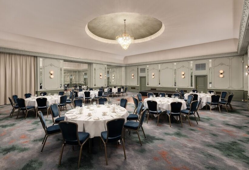 בית מלון כפרי Doubletree By Hilton Brighton Metropole