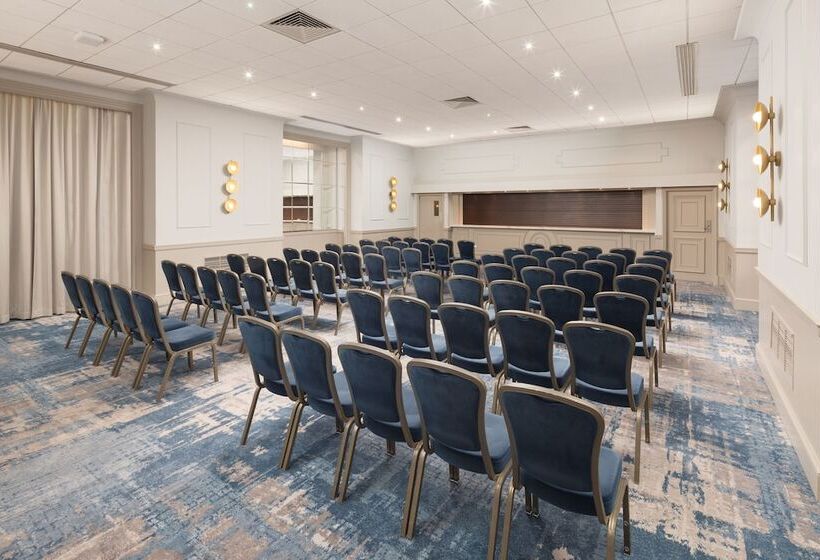בית מלון כפרי Doubletree By Hilton Brighton Metropole
