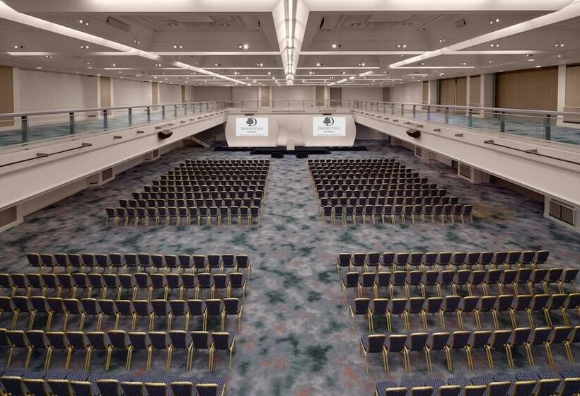 בית מלון כפרי Doubletree By Hilton Brighton Metropole