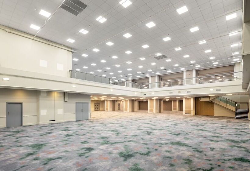 בית מלון כפרי Doubletree By Hilton Brighton Metropole