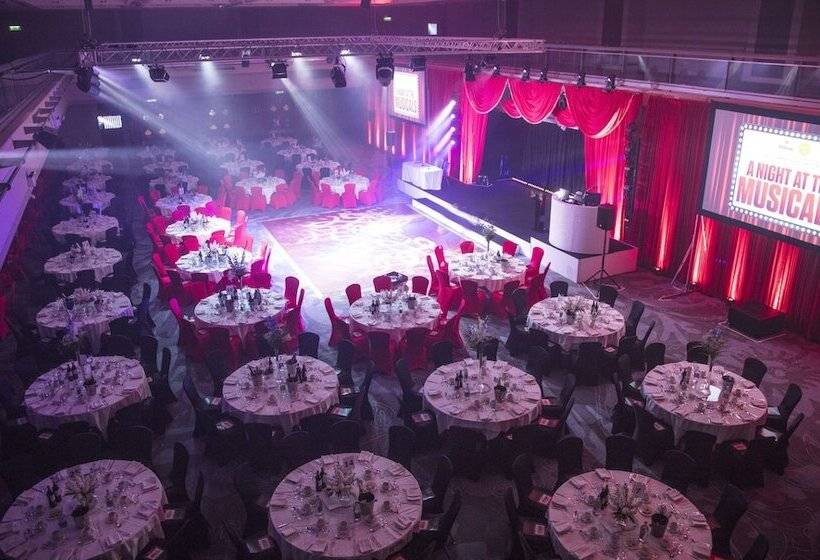 בית מלון כפרי Doubletree By Hilton Brighton Metropole