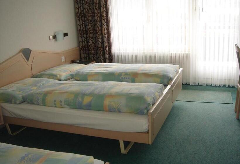 فندق Eden Sisikon