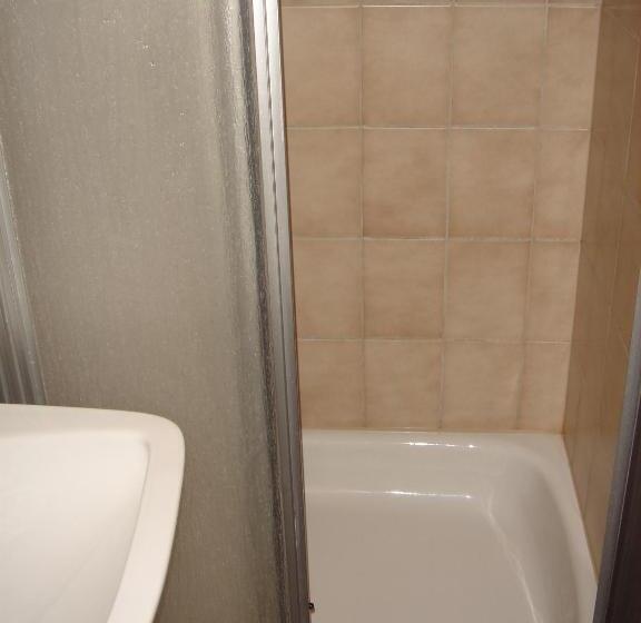 فندق Eden Sisikon