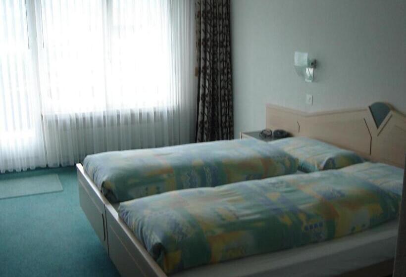 فندق Eden Sisikon