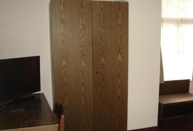 فندق Eden Sisikon