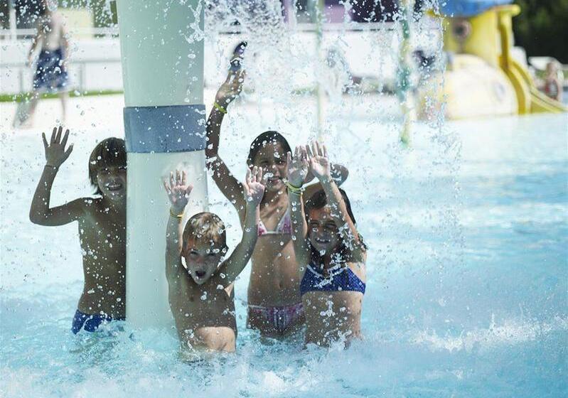 בית מלון כפרי Esperides Beach Resort