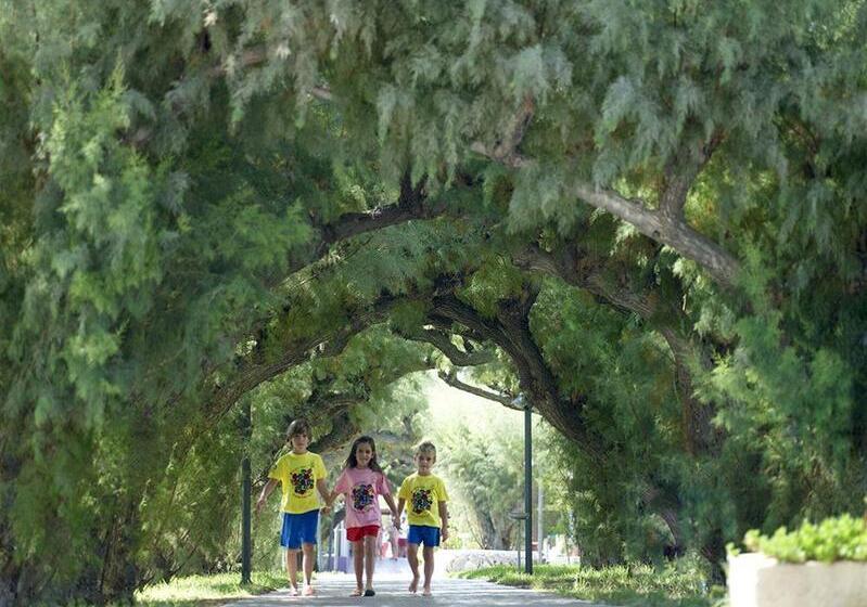 בית מלון כפרי Esperides Beach Resort