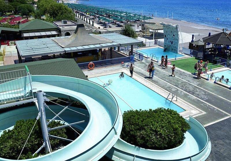 בית מלון כפרי Esperides Beach Resort