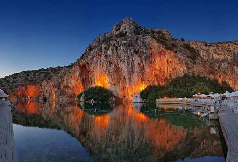 בית מלון כפרי Galini Palace