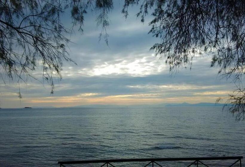 בית מלון כפרי Galini Palace