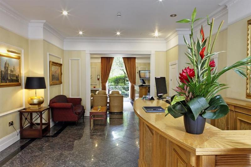 בית מלון כפרי Grange Clarendon