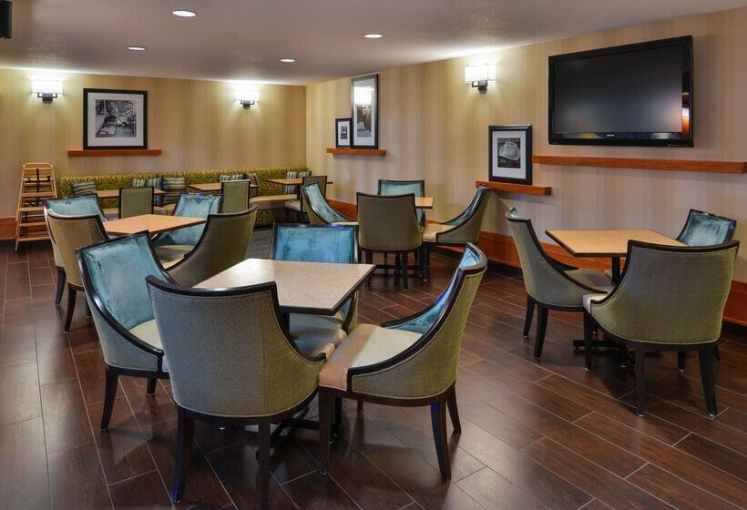 בית מלון כפרי Hampton Inn & Suites By Hilton Calgary  University Northwest