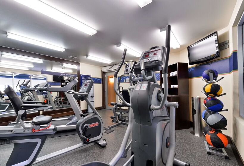 فندق Hampton Inn & Suites By Hilton Calgary  University Northwest