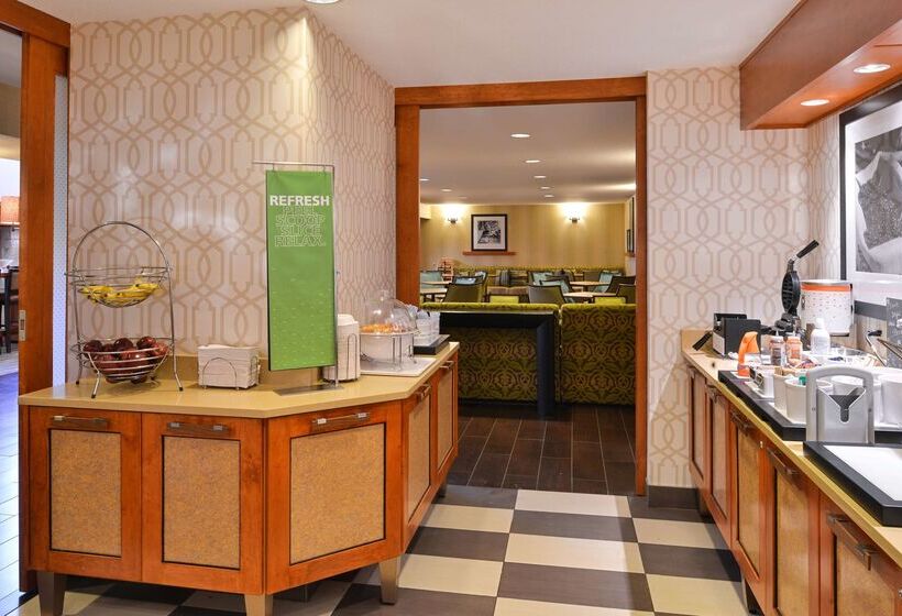 فندق Hampton Inn & Suites By Hilton Calgary  University Northwest