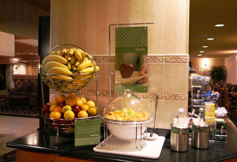 فندق Hampton Inn & Suites By Hilton Calgary  University Northwest