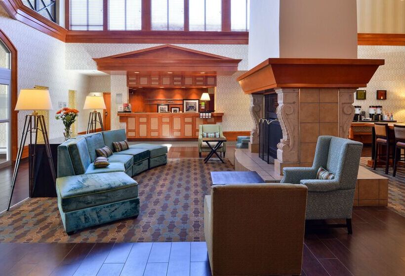 فندق Hampton Inn & Suites By Hilton Calgary  University Northwest