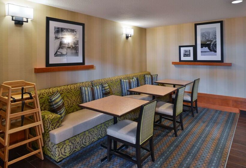 فندق Hampton Inn & Suites By Hilton Calgary  University Northwest