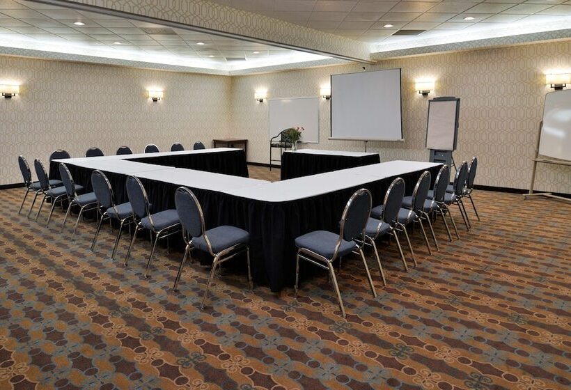 فندق Hampton Inn & Suites By Hilton Calgary  University Northwest