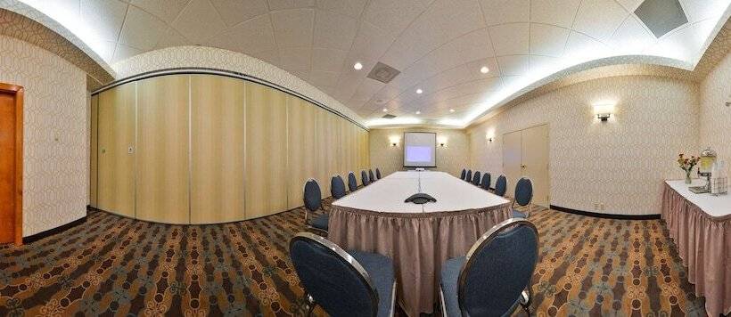 فندق Hampton Inn & Suites By Hilton Calgary  University Northwest