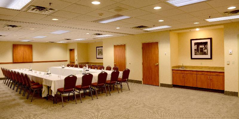 هتل Hampton Inn & Suites By Hilton Windsor