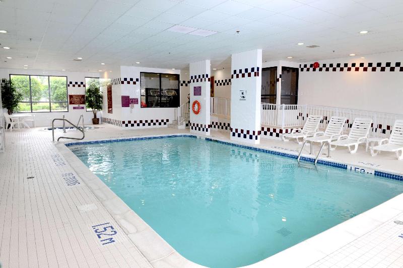 هتل Hampton Inn & Suites By Hilton Windsor